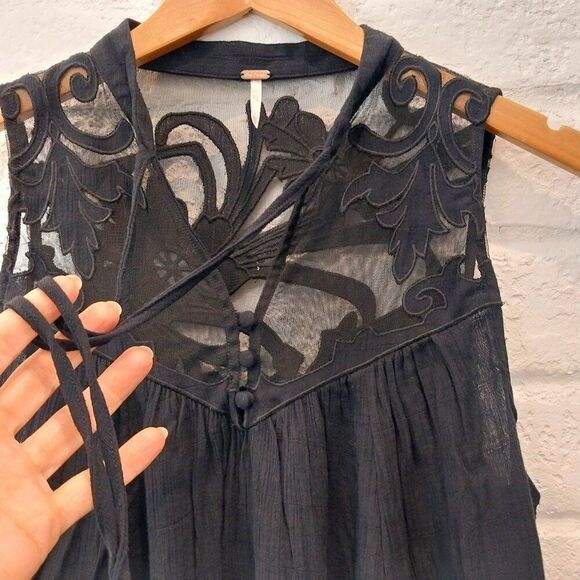 Free People Top Womens XS Black Sleeveless Embroidery Coquette Floral Flowy Boho - Picture 4 of 10